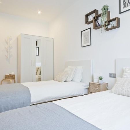 Ola Living Consell De Cent Apartment Barcelona Luaran gambar
